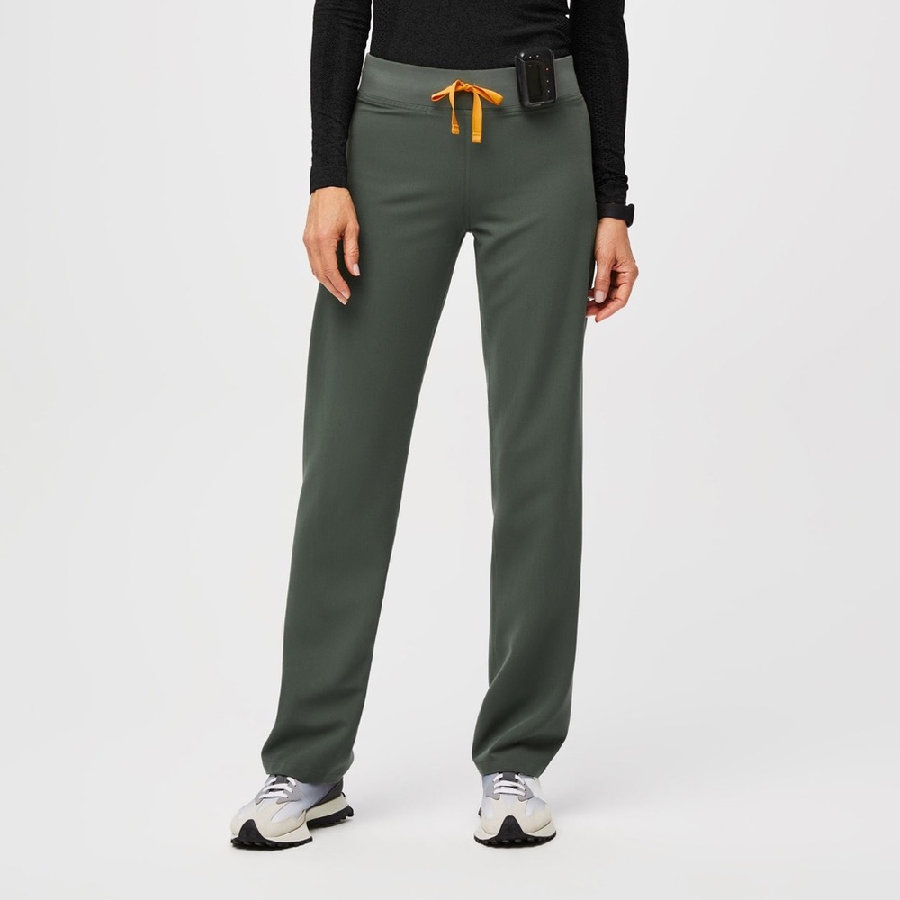 Livingston Basic Scrub Pant in Moss